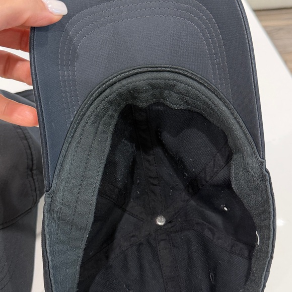 Nike Black Caps with White Swoosh-2 pack - Picture 10 of 11